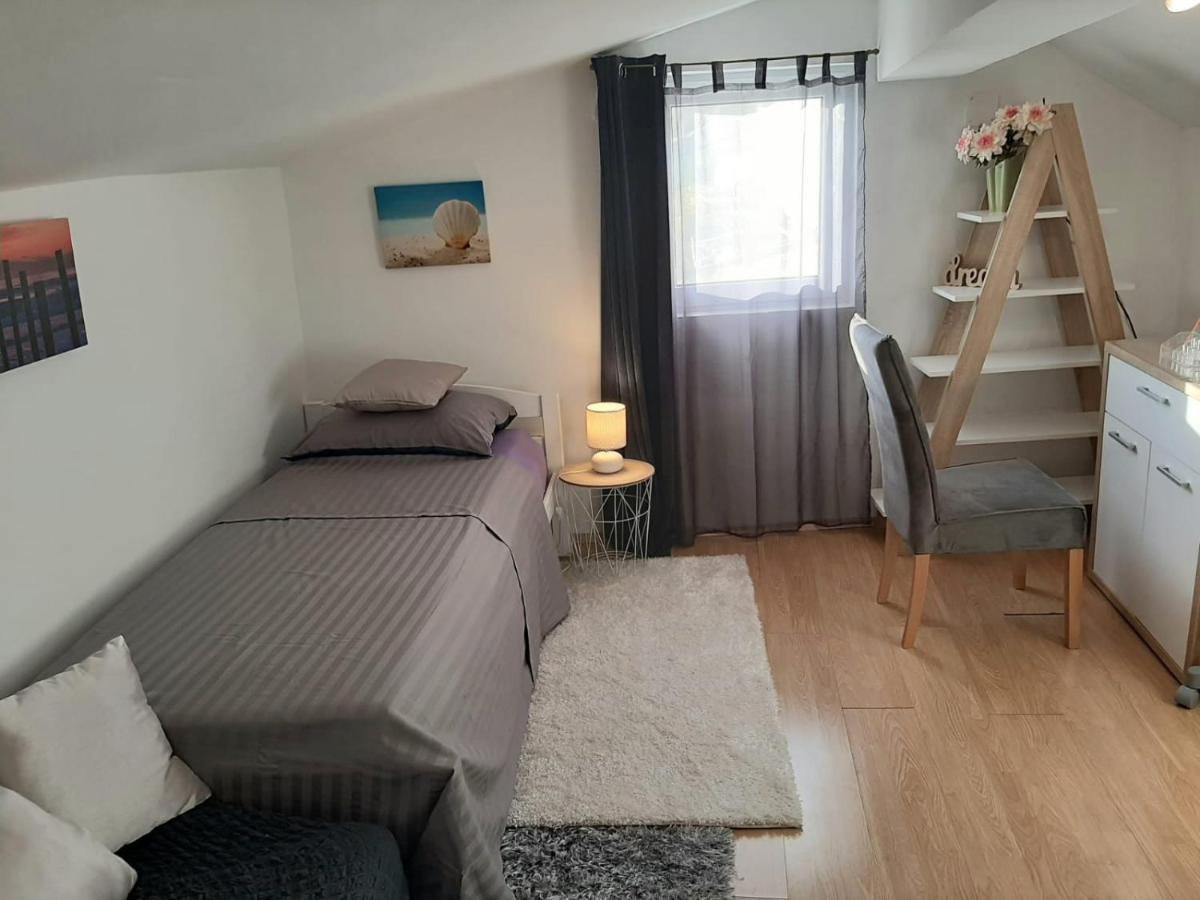 Apartment Natali Kaštel Stari Kültér fotó